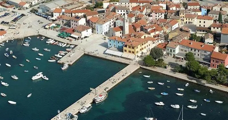 Apartman Nada I Fažana 0*,  Kroatië